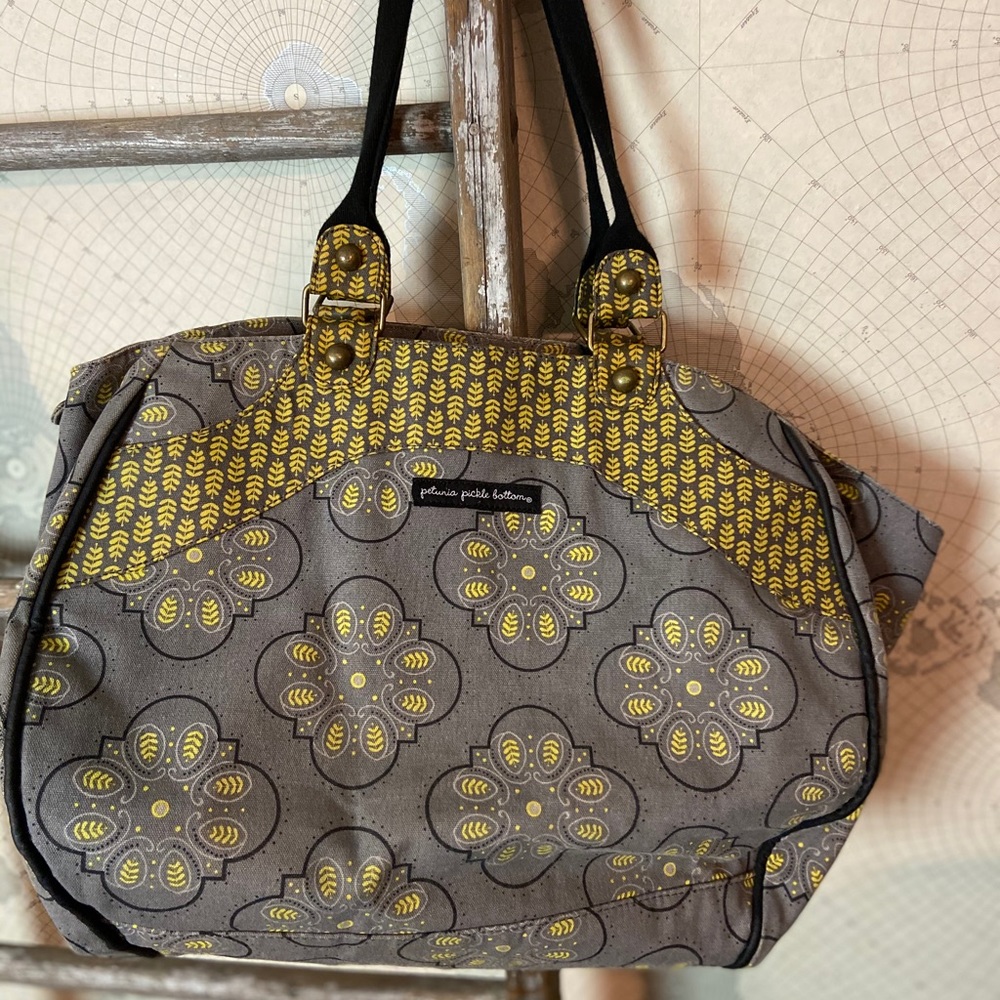 Petunia Pickle Bottom weekend bag / duffle EUC